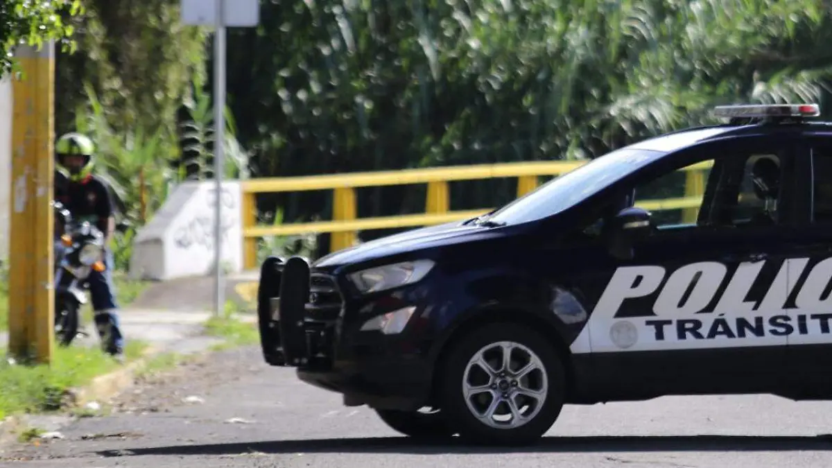 policìas resguardan zona 